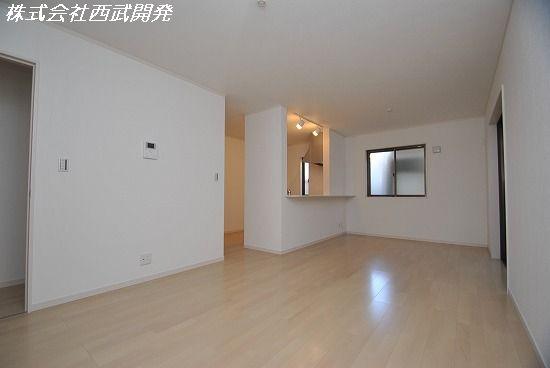 Living. Local (12 May 2013) Shooting