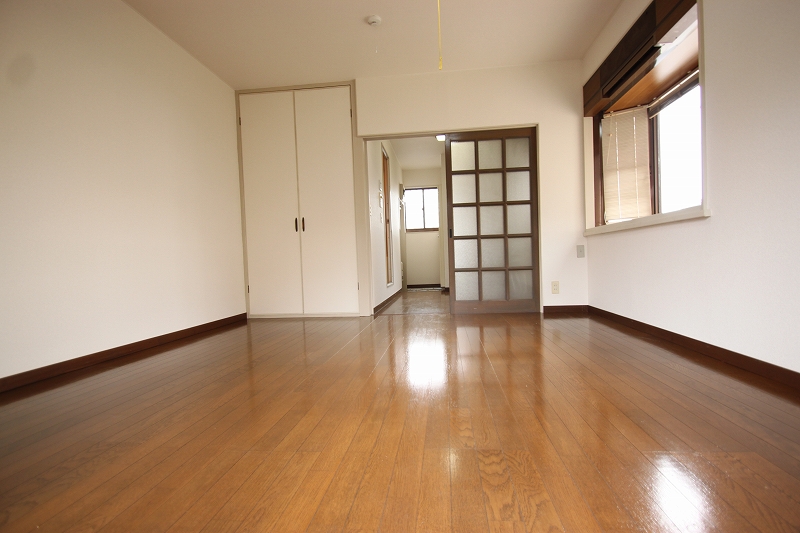 Living and room. ■ Same apartment It is similar to photo