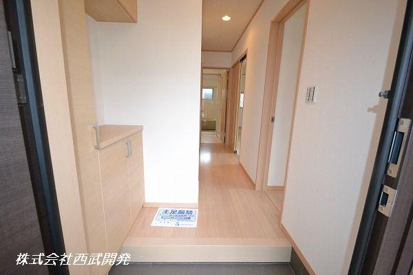 Entrance. Local (August 2013) Shooting