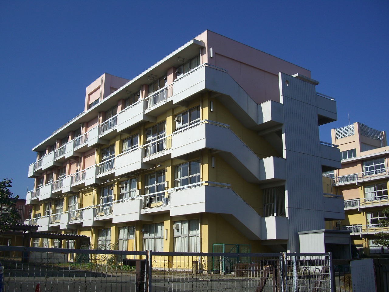 Primary school. Fujimino Municipal Higashihara to elementary school (elementary school) 446m