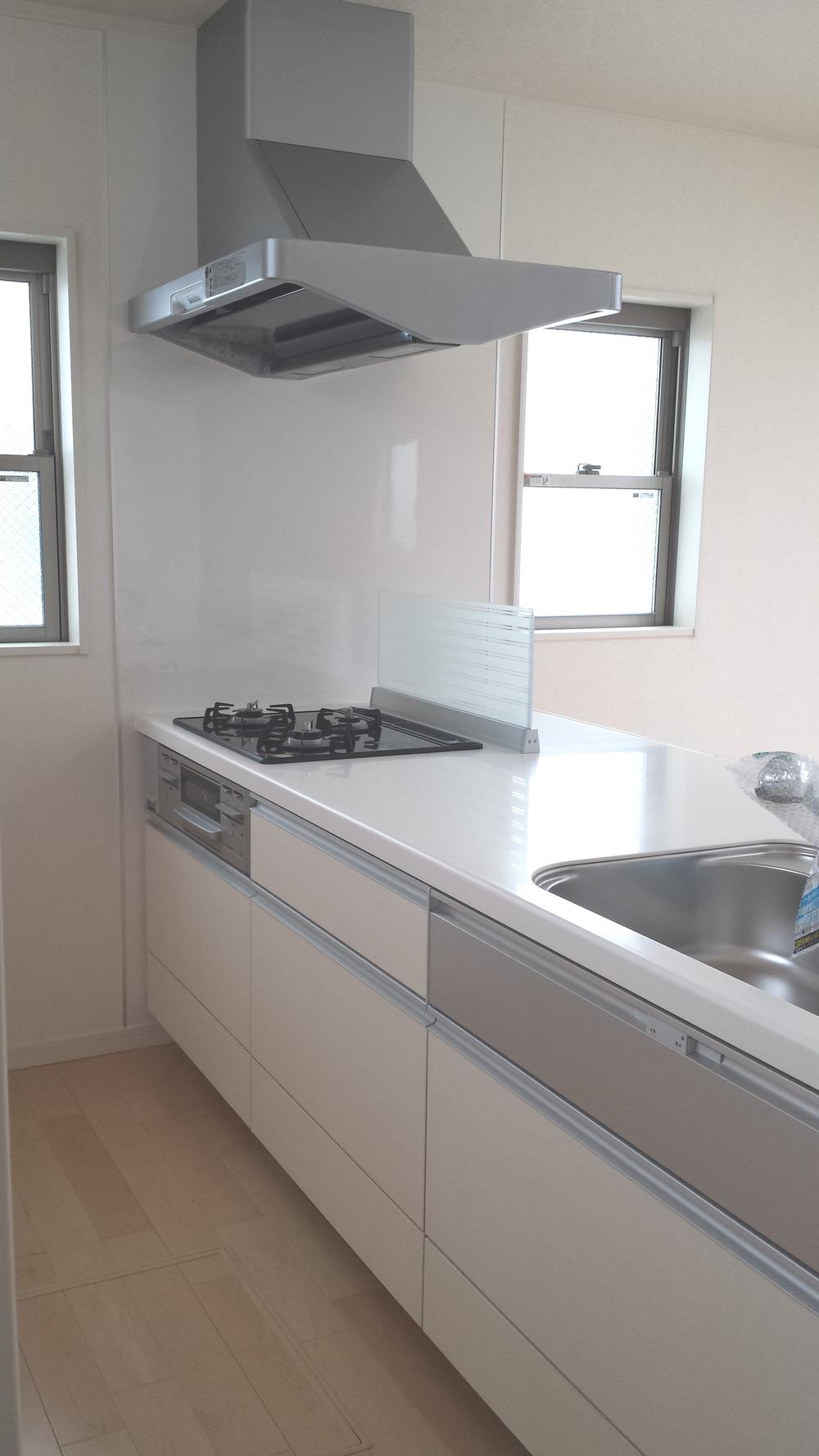 Kitchen. 3 Building cafe style kitchen (2013 November shooting)