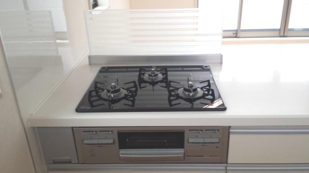 Kitchen. 3 Building cafe style kitchen (2013 November shooting)