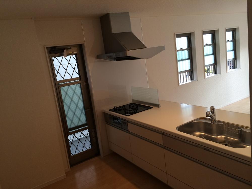 Other Equipment. Stylish kitchen (November 26, 2013 shooting)