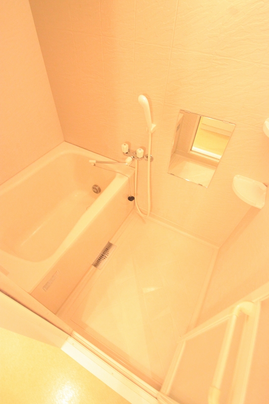 Bath.  ■ Same apartment It is similar to photo