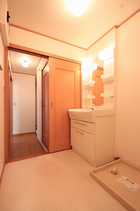 Washroom.  ■ The same type The room is a picture