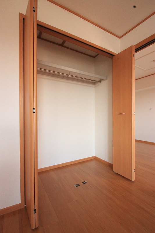 Receipt.  ■ The same type The room is a picture