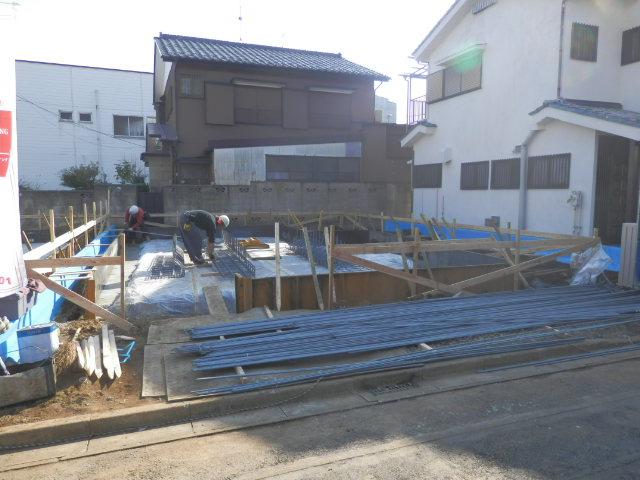 Local photos, including front road. Local (12 May 2013) Shooting