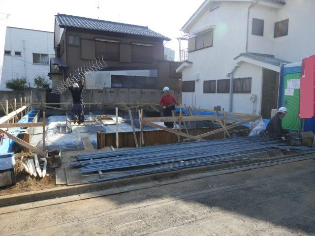 Local appearance photo. Local (12 May 2013) Shooting