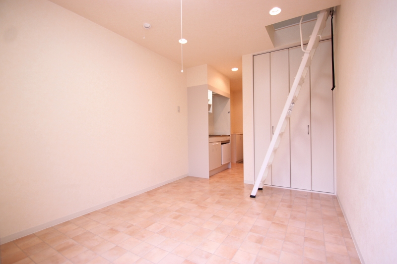 Living and room. ■ Same apartment It is similar to photo