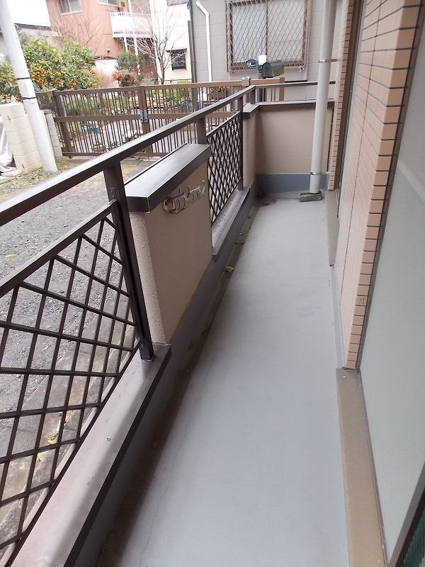 Balcony. Spacious balcony. 