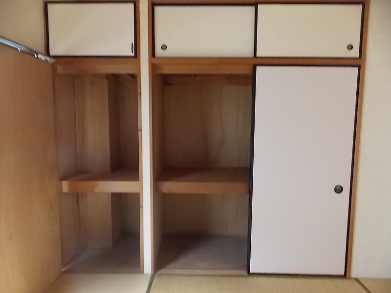 Receipt. Closet Japanese-style room. 