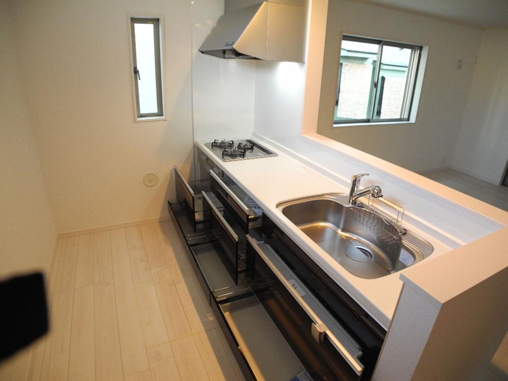 Kitchen. Indoor (12 May 2013) Shooting