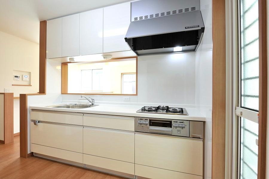 Kitchen. Indoor (12 May 2013) Shooting