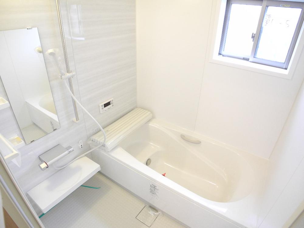 Bathroom. Indoor (12 May 2013) Shooting