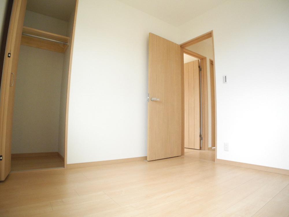 Non-living room. Indoor (12 May 2013) Shooting