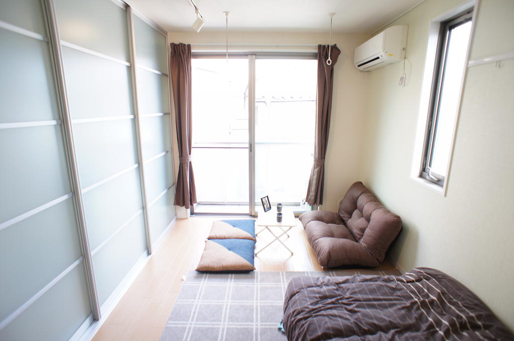 Living and room. 9.6 Pledge of Western-style!