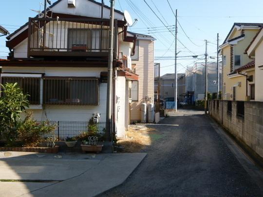 Local photos, including front road. Frontal road