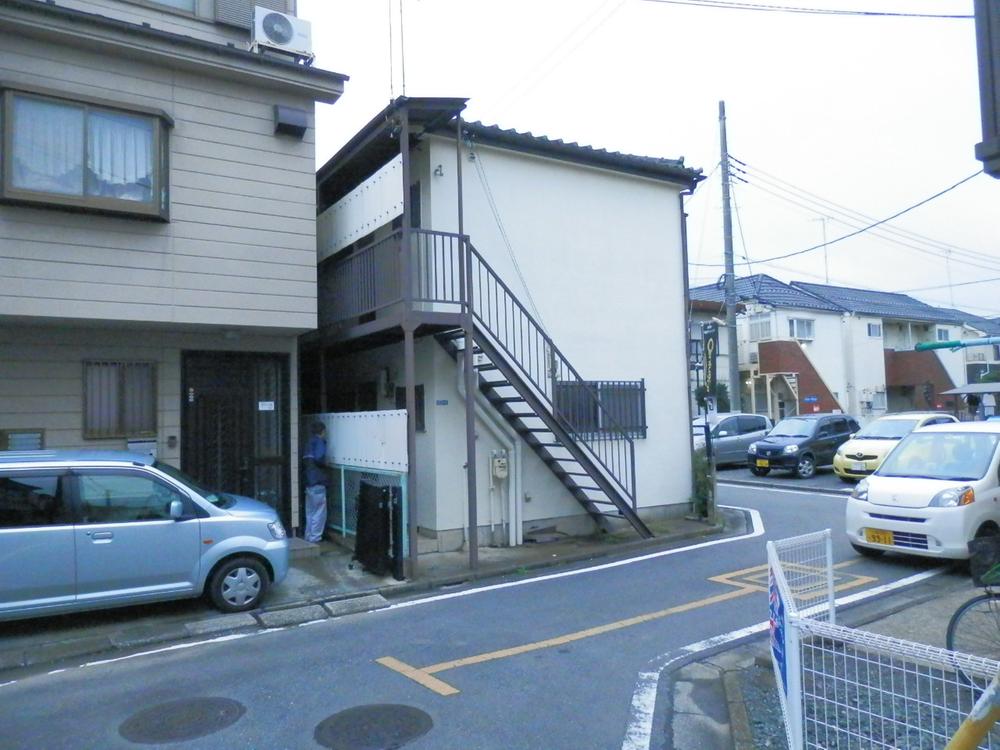 Local photos, including front road. Local (10 May 2013) Shooting