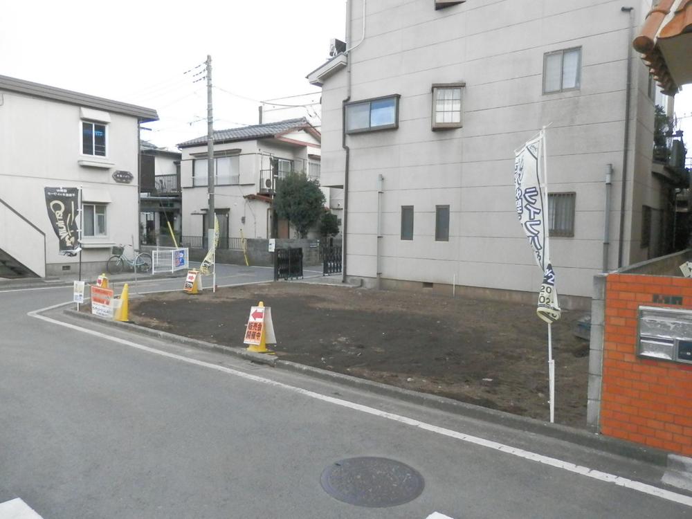 Local photos, including front road. Local (January 2014) Shooting