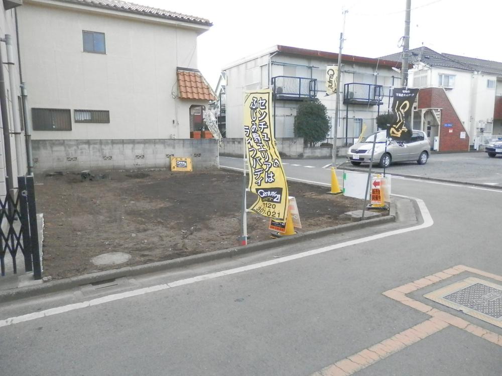 Local photos, including front road. Local (January 2014) Shooting