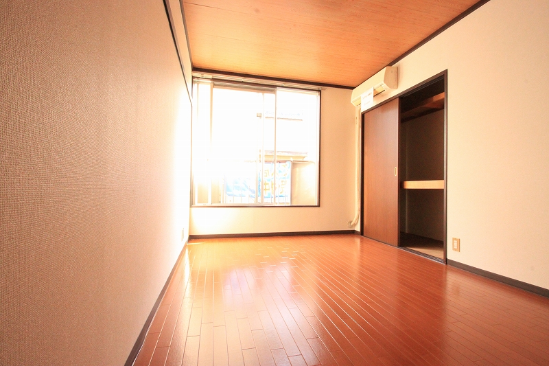 Living and room. ■ Same apartment It is similar to photo