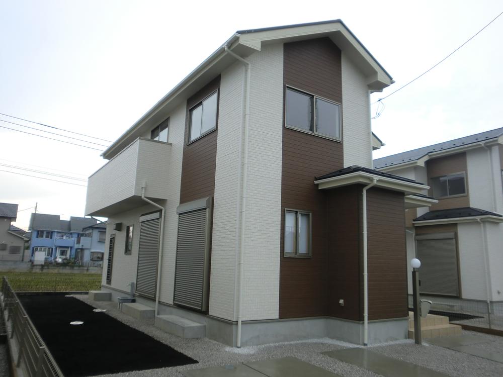 Local appearance photo. Local (11 May 2013) Shooting