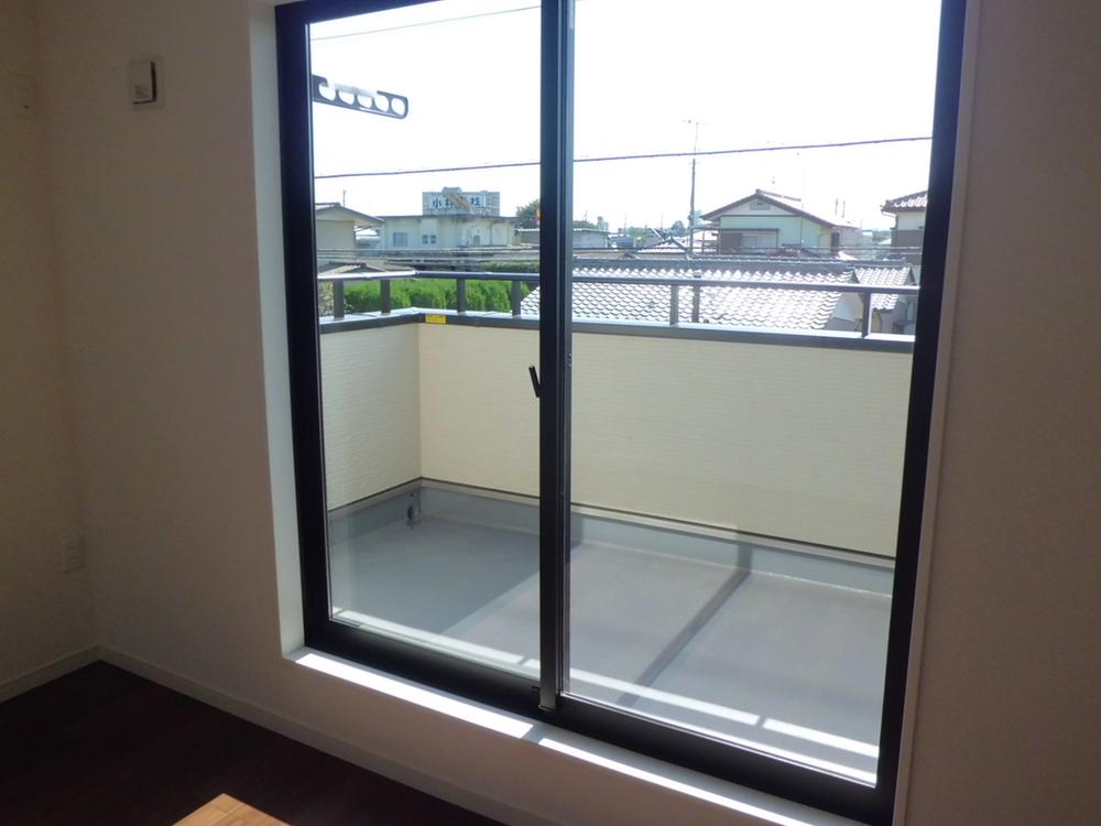 Balcony.  [Building 2] Spacious wide balcony (October 2013) Shooting