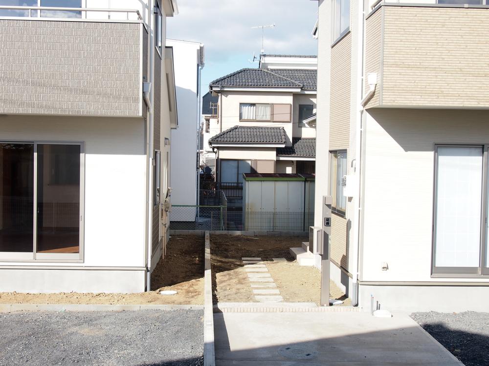 Local appearance photo. Local is a photo. 