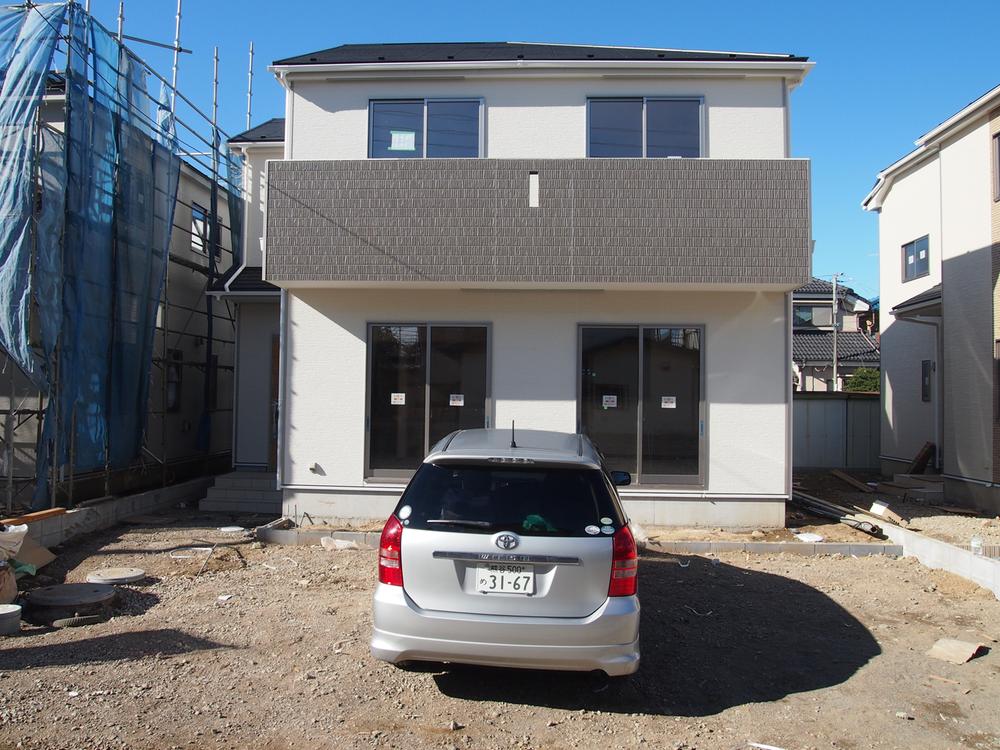 Local appearance photo. Local is a photo. 