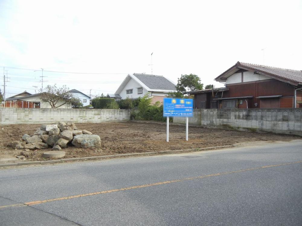 Local land photo. It is neat streets. 