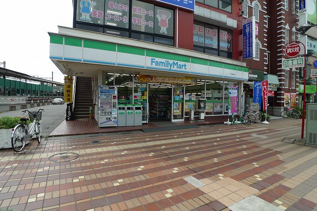 Convenience store. FamilyMart Fukaya Ekimae up (convenience store) 399m