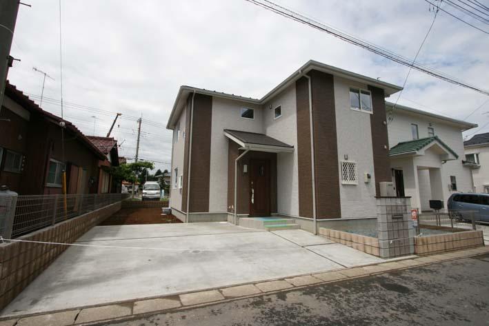 Local photos, including front road. Local (July 2013) Shooting