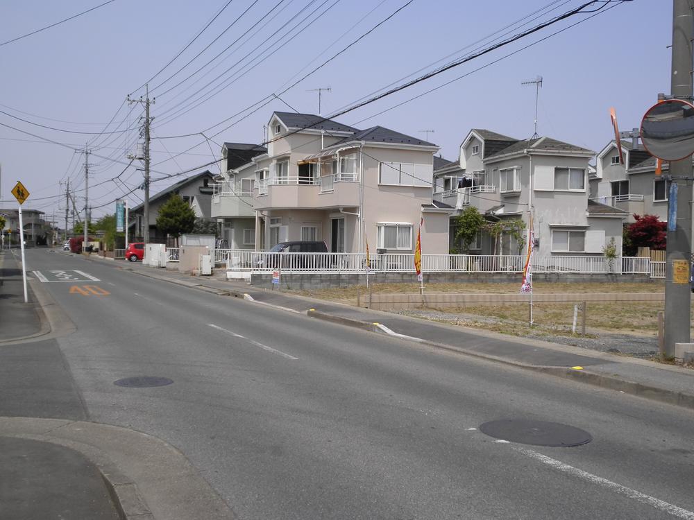 Local photos, including front road. South road Local (April 2013) Shooting