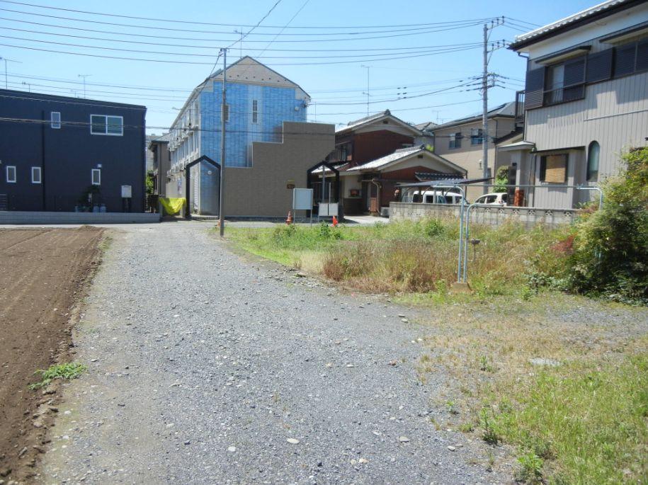 Local photos, including front road. Local (June 2013) Shooting