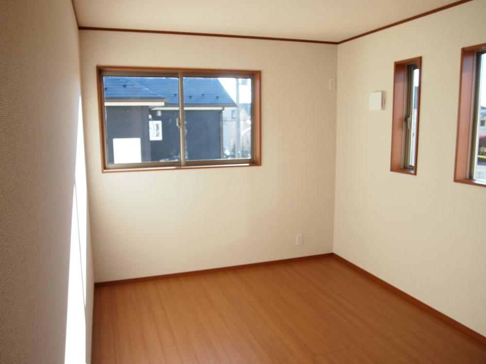 Other. 2F is the west side of the Western-style.