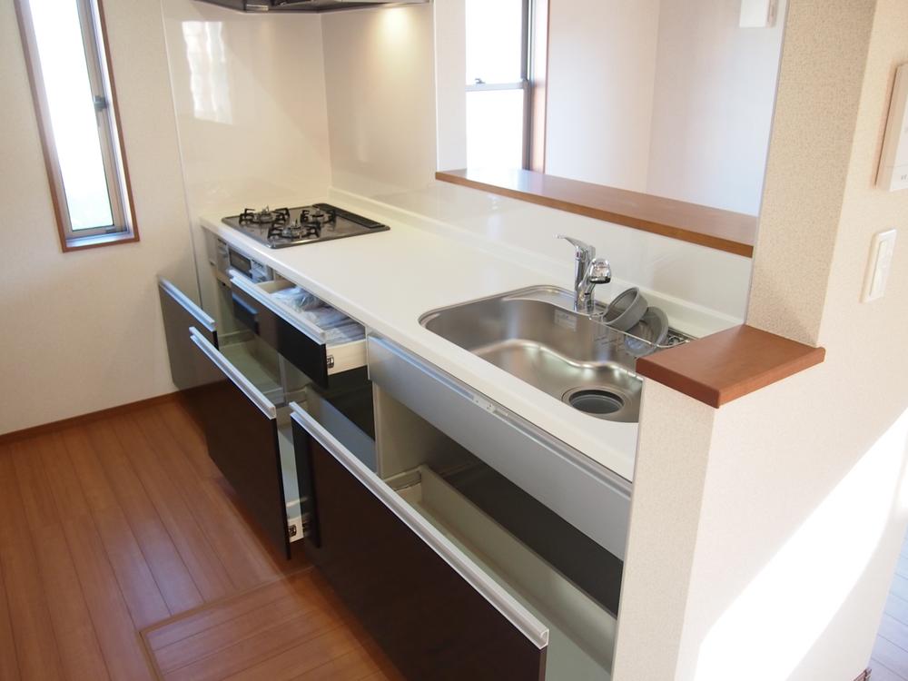 Kitchen. Face-to-face, System kitchen.