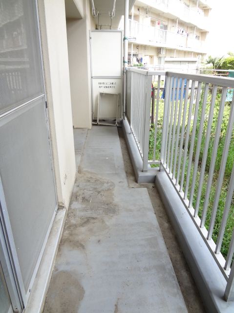 Balcony. Loose spread also veranda