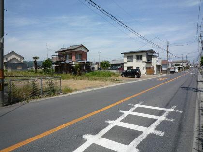 Local photos, including front road. Facing the main road