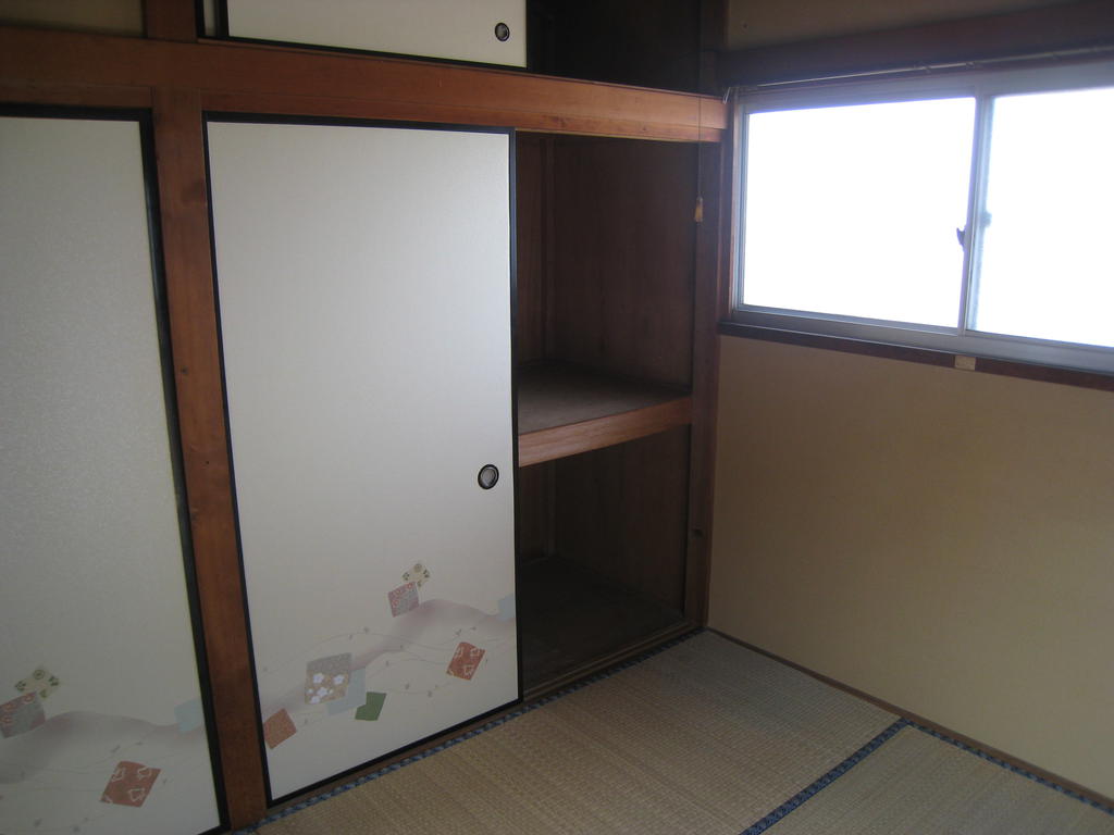 Receipt. The second floor is a Japanese-style room storage.