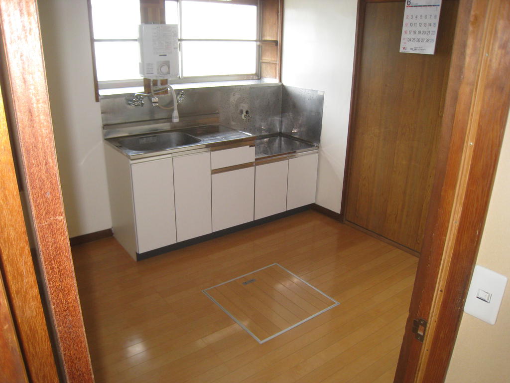 Kitchen. Kitchen space.