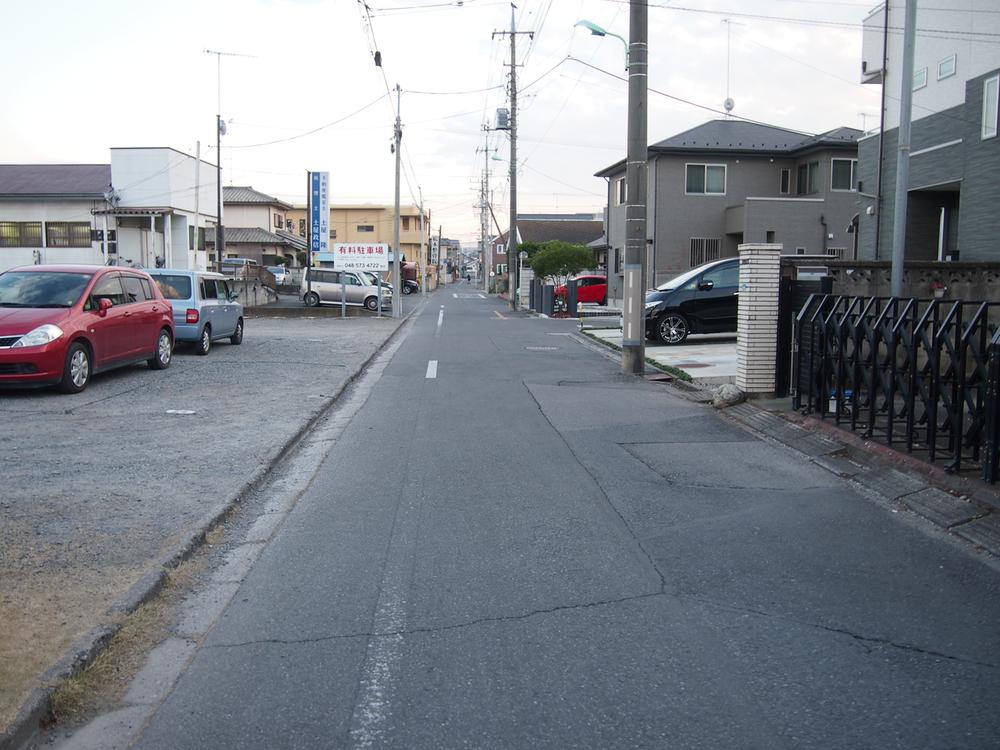 Local photos, including front road. Local is a photo. 