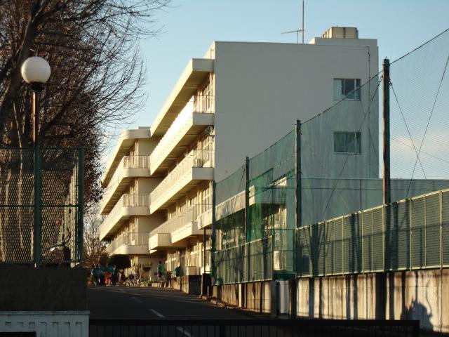 Junior high school. Fukaya Minami until junior high school 724m