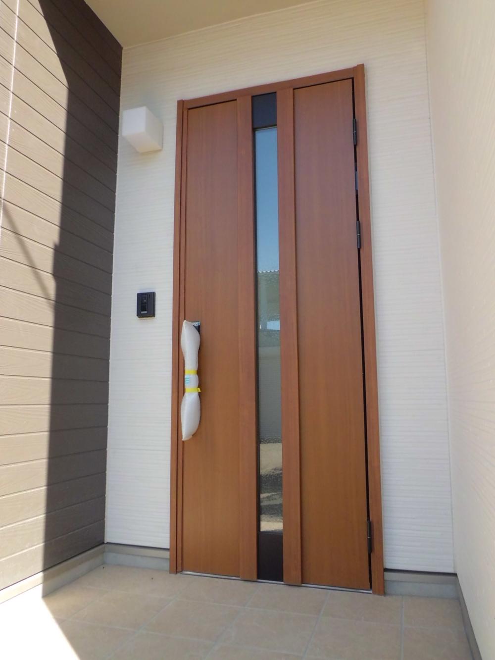 Entrance.  [3 Building entrance door] Entrance door of the card key with (September 2013) Shooting