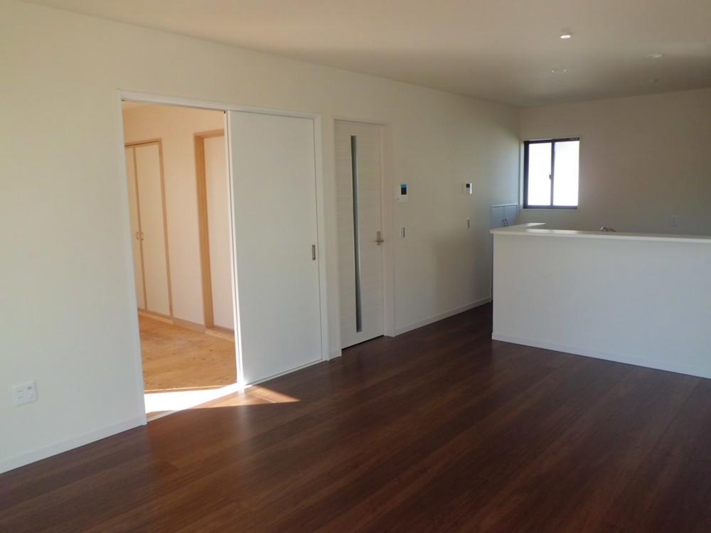 Living.  [4 Building Living] We finish the interior of the tea-based feeling of luxury (September 2013) Shooting