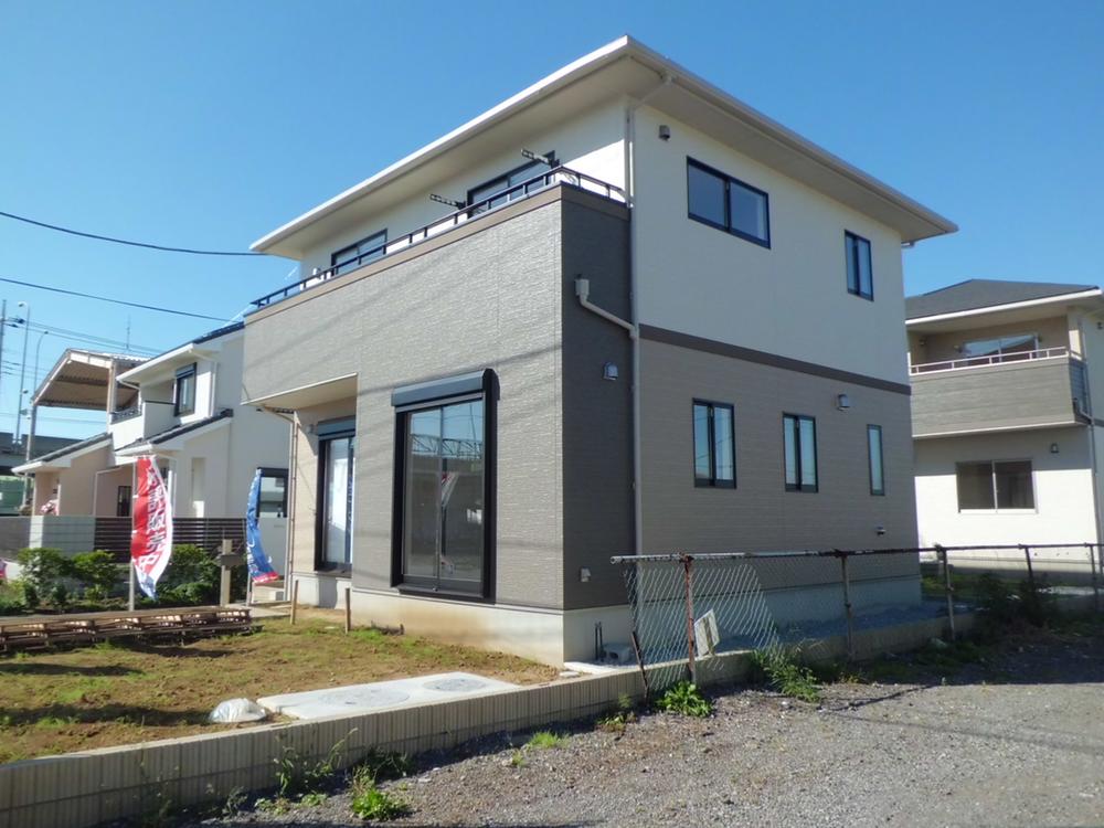 Local appearance photo.  [4 Building appearance] Yang per well per south road (September 2013) Shooting