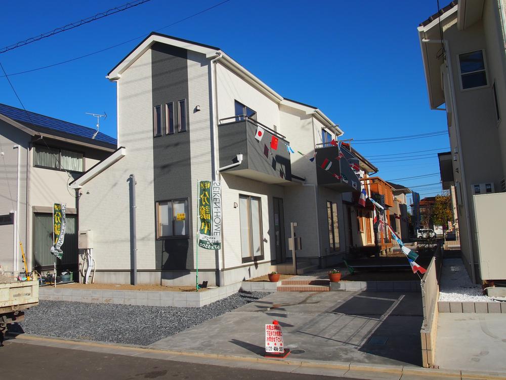 Local appearance photo. It is a building of a chic shades. Balcony There are two sides. 