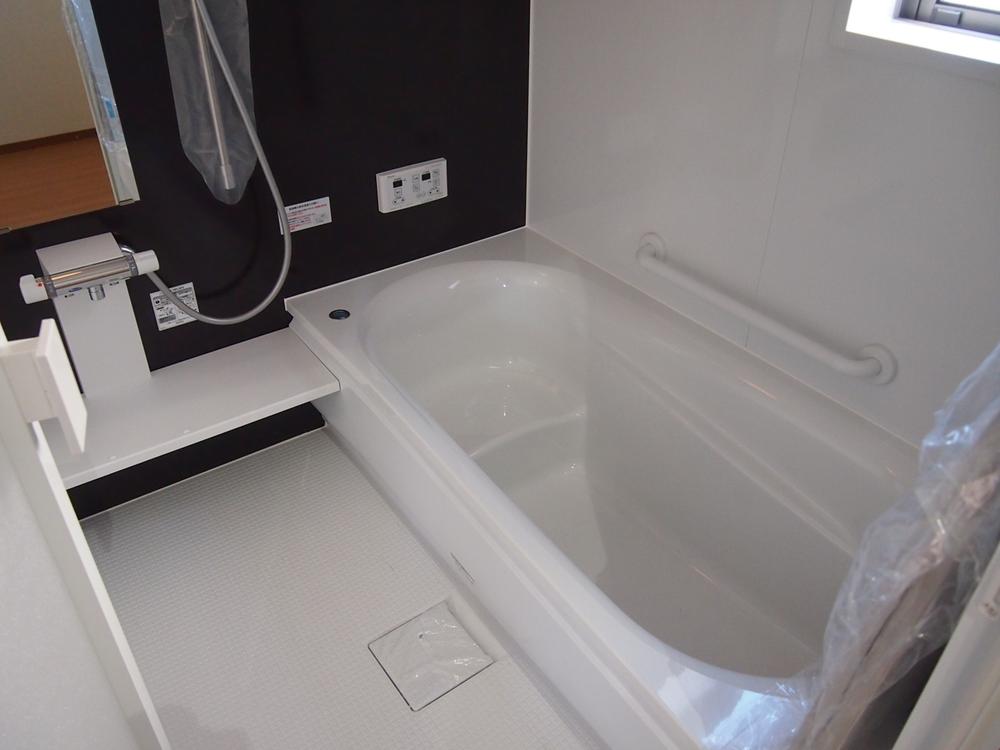 Bathroom. Bathroom with heating dryer It is the bath. 