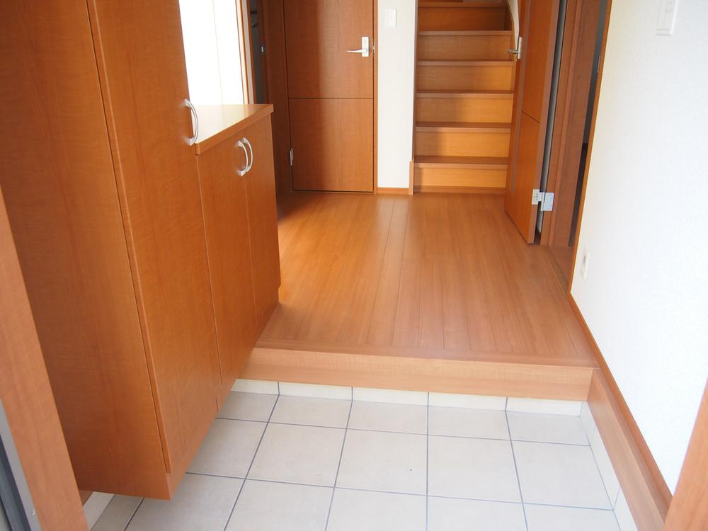 Entrance. Bright entrance. 