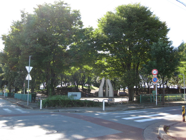 park. 310m to the east park (park)