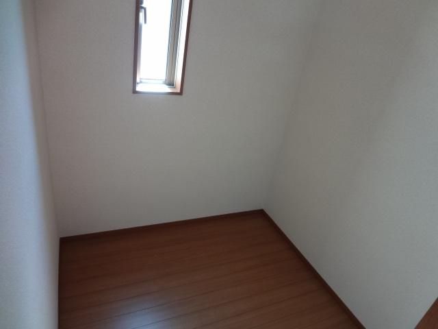 Receipt. Room closet